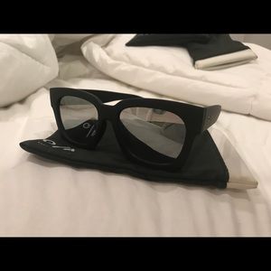 QUAY AUSTRALIA MIDNIGHT RUNNER SUNNIES